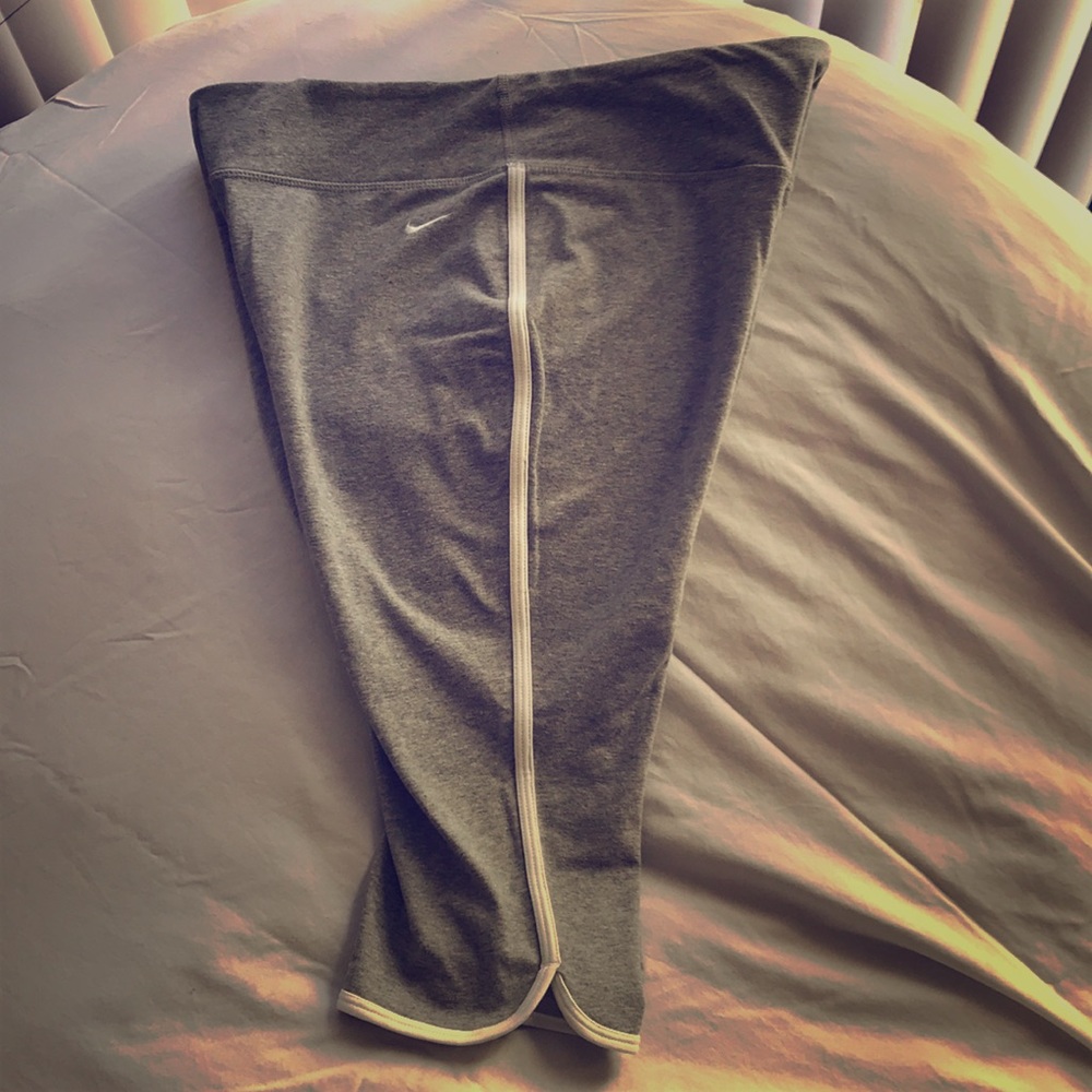 NIKE cotton capris